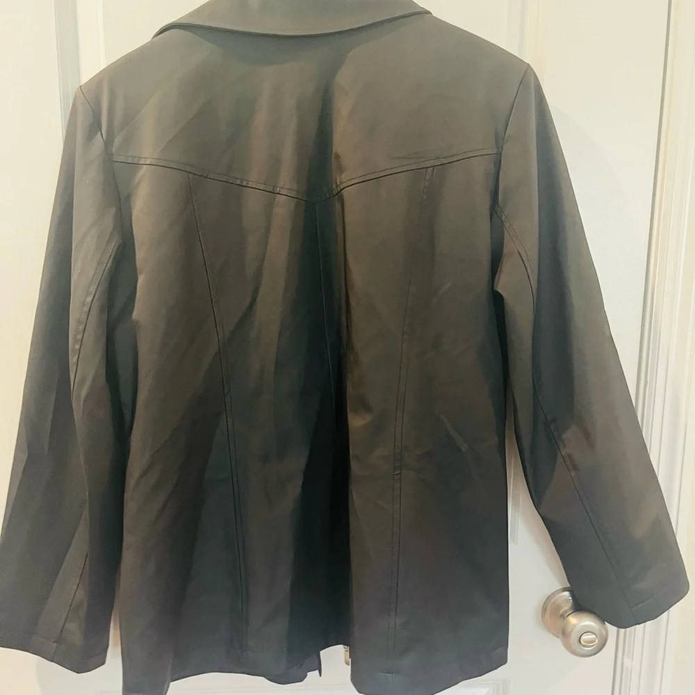 Giacca Gallery Black Outerwear with Silver Zipper Accents
